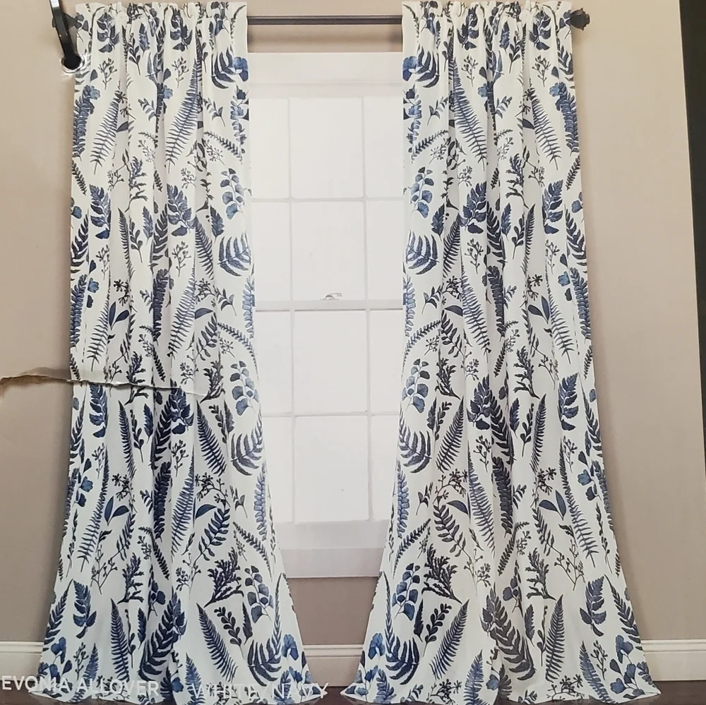 HALF MOON DEVONIA ALLOVER TWO PANELS. ROOM DARK. CURTAINS NOISE REDUC. 52X84 NWT